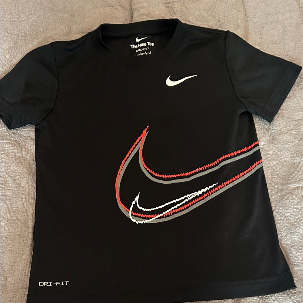 Nike Kids shirt and shorts  l